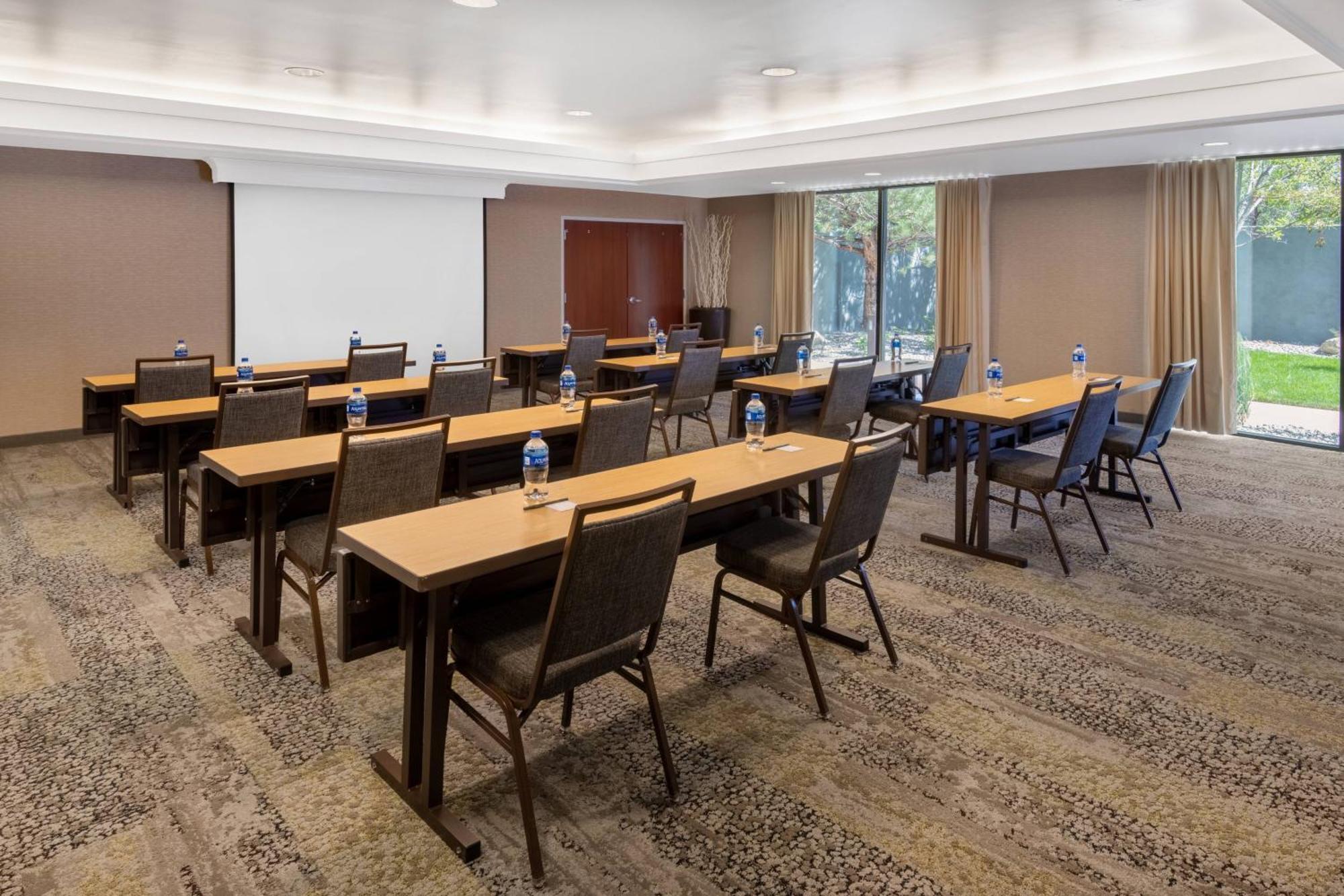 Courtyard By Marriott Reno Hotell Exteriör bild