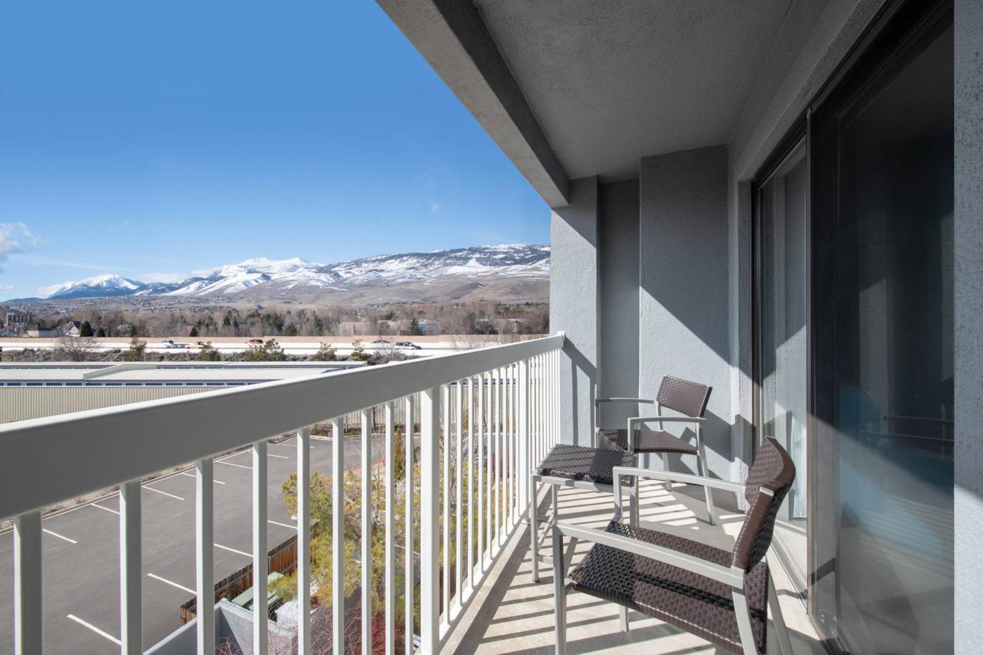 Courtyard By Marriott Reno Hotell Exteriör bild