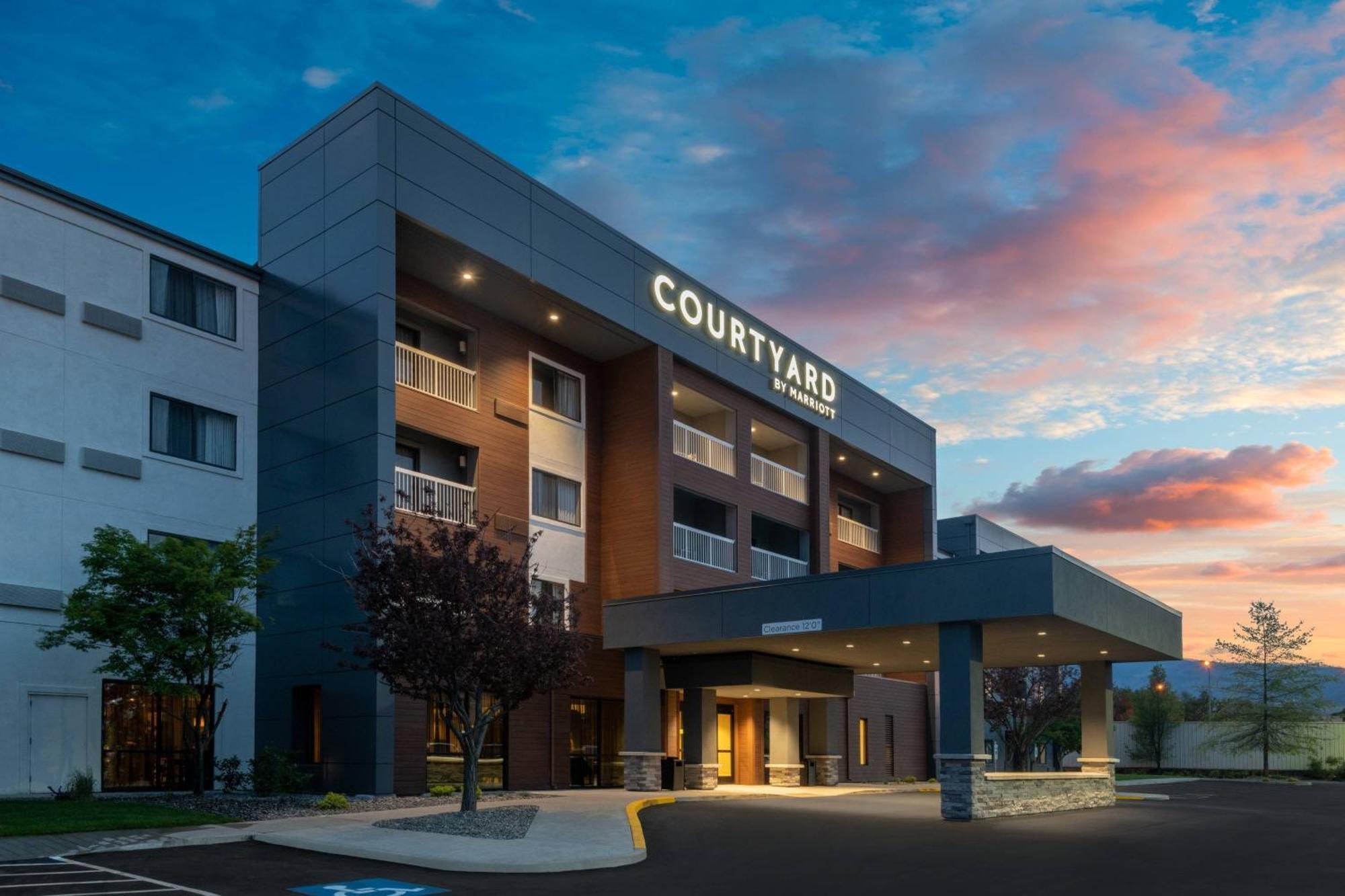 Courtyard By Marriott Reno Hotell Exteriör bild